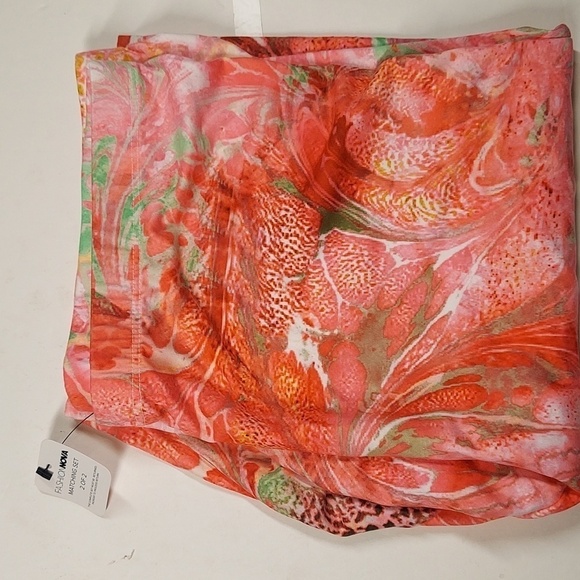 Fashion Nova Pink/Green Short Set Size 1X - Picture 11 of 12